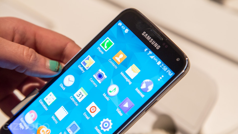 Illustration for article titled Samsung Galaxy S5 Hands On: A Tiny Dimpled Step Into the Future